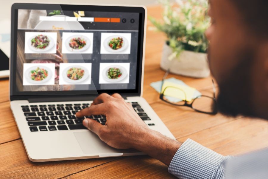 a web developer building a dallas restaurant website design