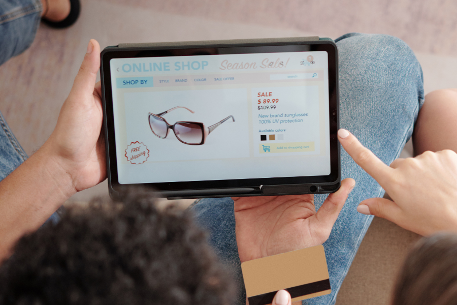 shopping eyeglass on ecommerce platform website shopping eyeglass on ecommerce platform website