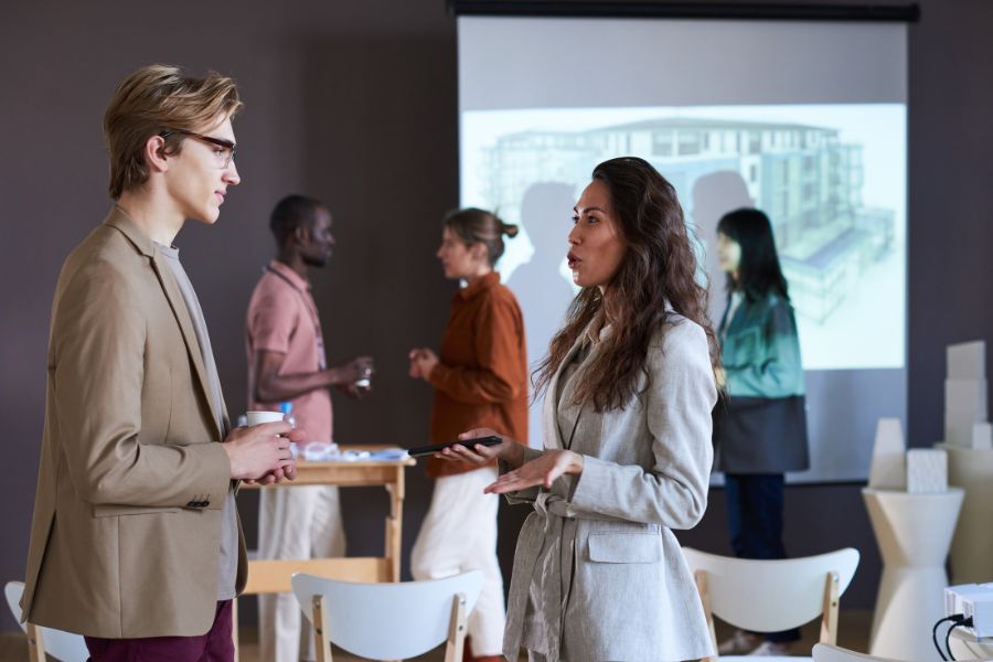 How to Connect with People and Get Leads at the Expo