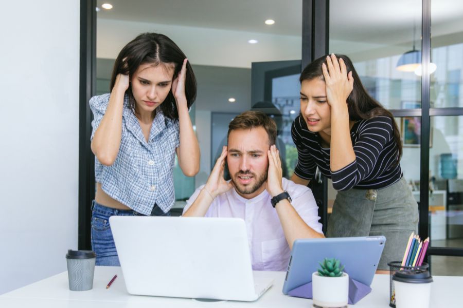 Handling Negative Reviews Handling Negative Reviews